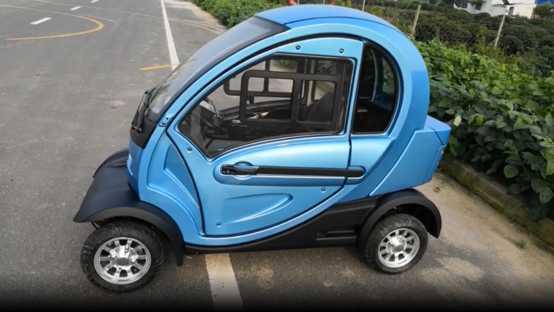 Electric 4 wheeler mini car. Renault twizy 2018. электрокар baojun e100,. дешевый электромобиль. Renault twizy at, 2018.