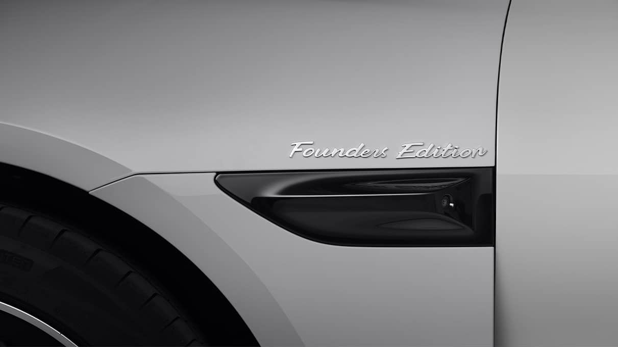 Xiaomi показала дизайн своего первого электрокара