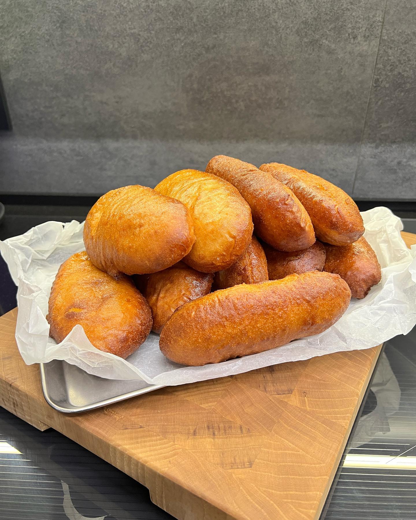 Відомий кухар показав, як готувати легендарну київську перепічку вдома (фото і відео)