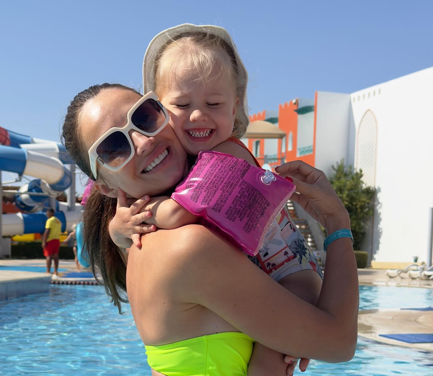 Экс-жена известного украинского телеведущего ошеломила заявлением о бывшем: &quot;не дает спокойно жить&quot;