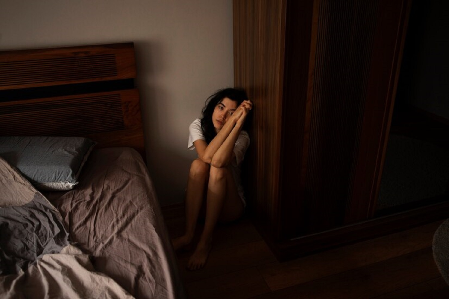 У мужчин или у женщин: ученые выяснили, у кого чаще встречается бессонница, и почему это так