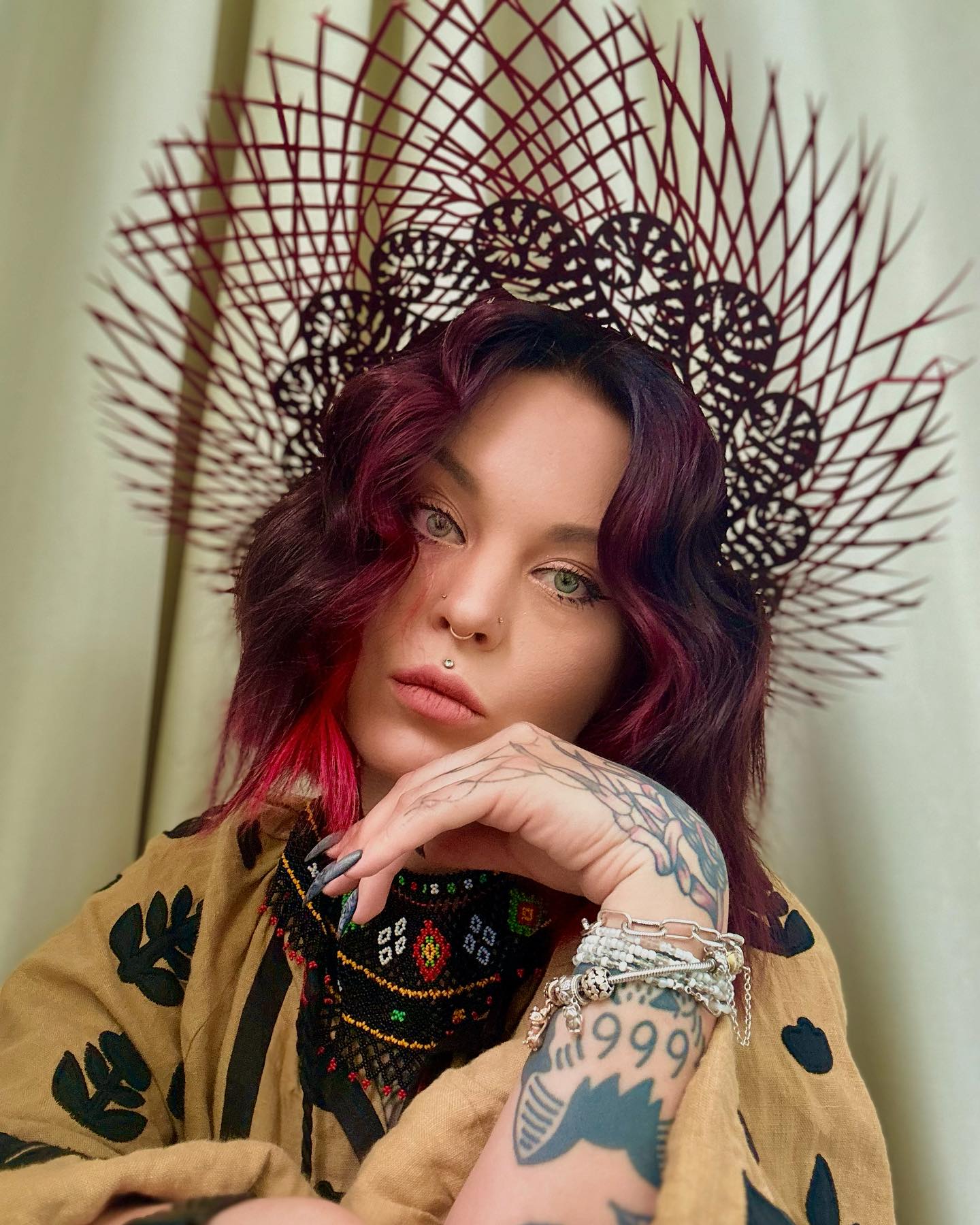 &quot;Подзвонила юристам&quot;. Відома співачка прокоментувала відсутність громадянства України