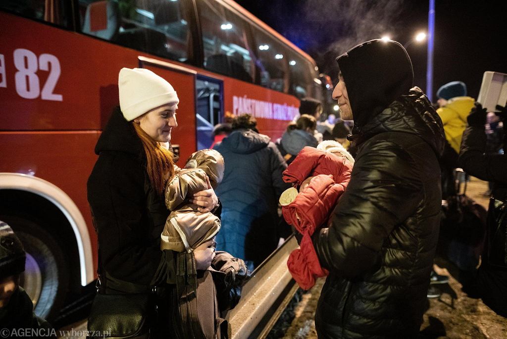 З Польщі масово повертаються українці: автобуси переповнені