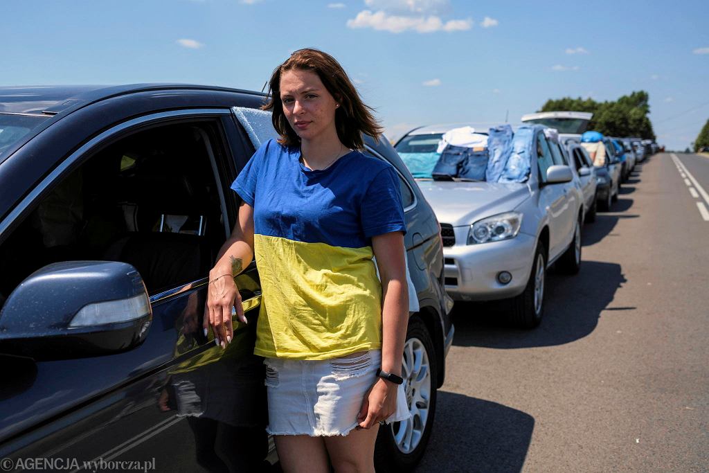 Багатоденні черги і спека: на польському кордоні в українця стався удар, ще один чоловік помер