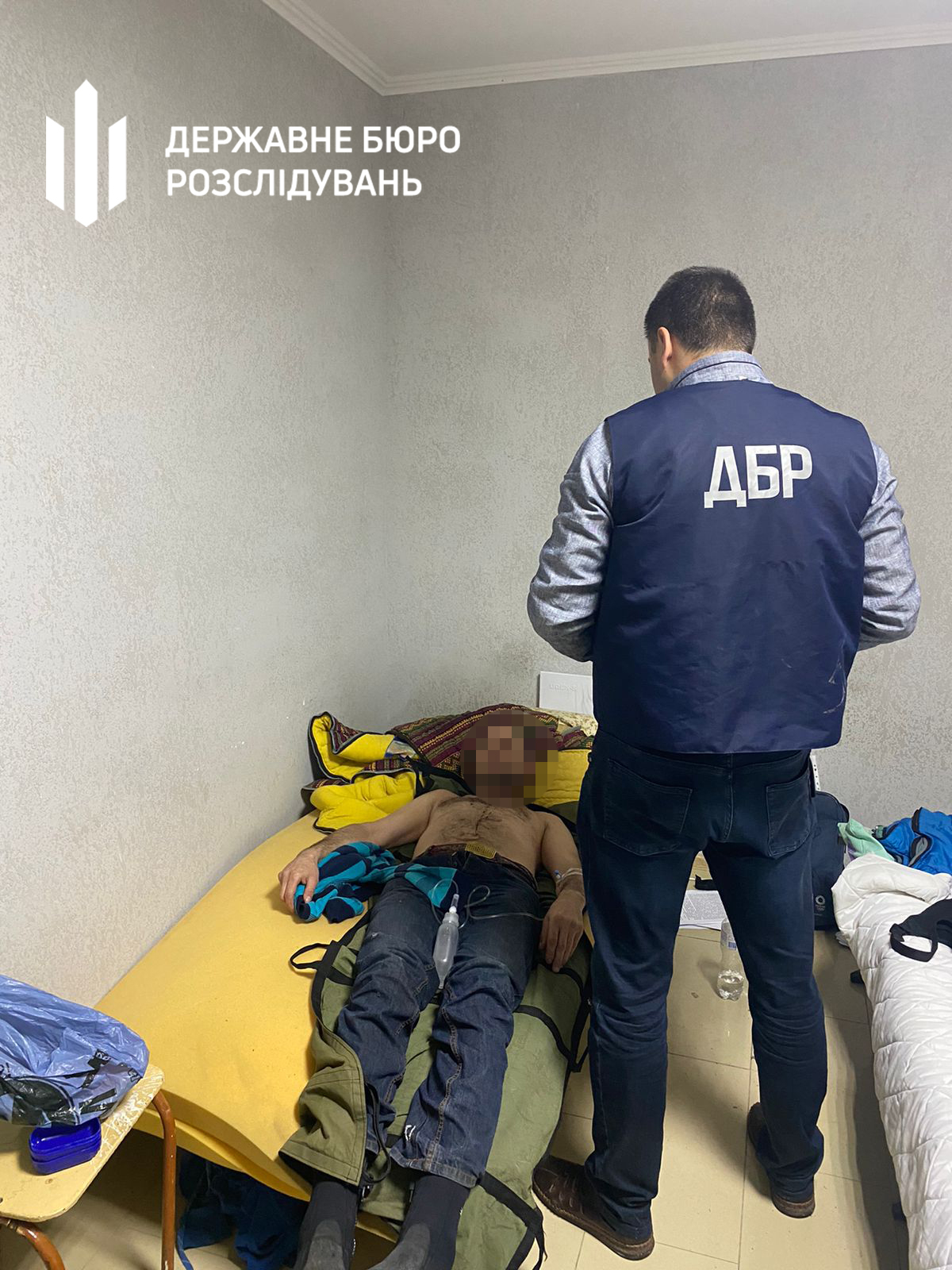 Удерживали, избивали и морили голодом гражданского: под Львовом задержали двух работников ТЦК