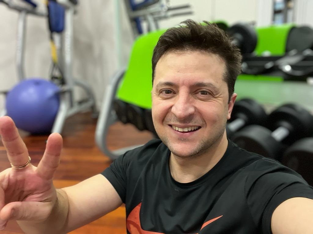 Зеленському - 44: як змінювався наймолодший президент і як його привітати (фото)