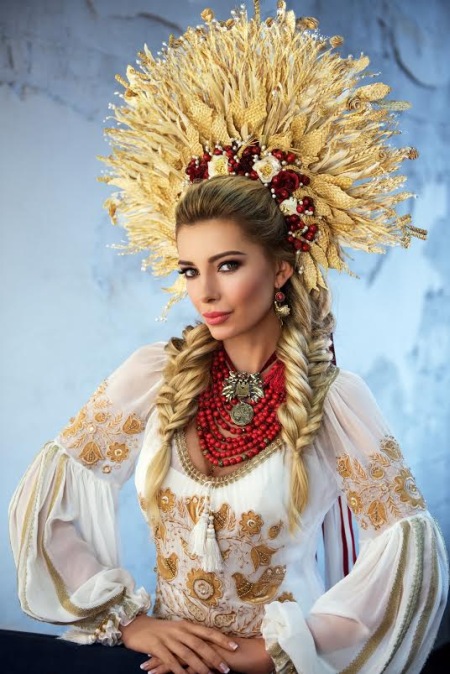 Украинская претендентка на звание \"Мисс Вселенной\" похвасталась шикарным костюмом. ФОТО