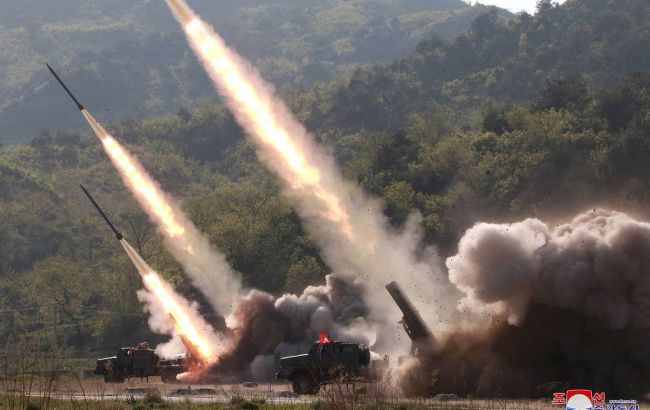 У КНДР оприлюднили фото ракетних запусків за участю Кім Чен Ина