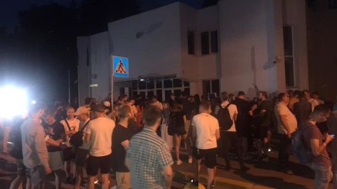 Під будівлею МВС вимагають покарати винних у смерті 5-річного хлопчика