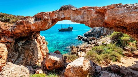 Кипр закрывает въезд для иностранцев