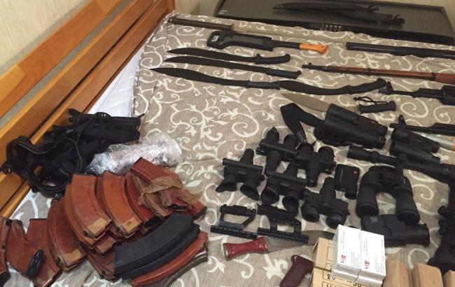 В поезде Москва-Одесса пограничники обнаружили комплектующие к оружию