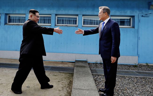 КНДР обрывает все линии связи с Южной Кореей