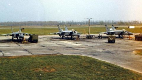 Оккупанты выпустили 8 ракет по Василькову. Полностью уничтожен аэродром