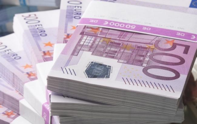 Офіційний курс євро в РФ вперше піднявся вище 53 руб