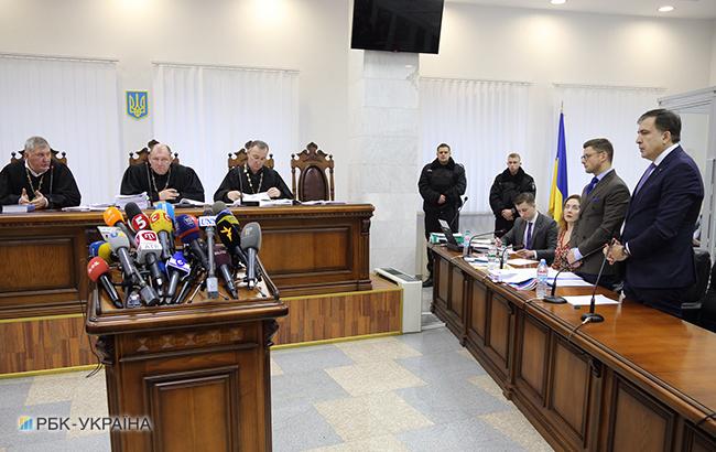 Суд по делу Саакашвили: из зала заседаний удалили сторонника политика