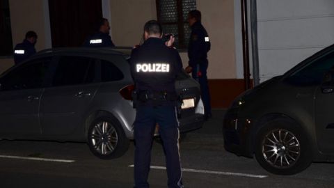 В Австрии мужчина напал с ножом на пятерых человек