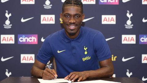 "Тоттенхэм" подписал главную звезду середняка АПЛ