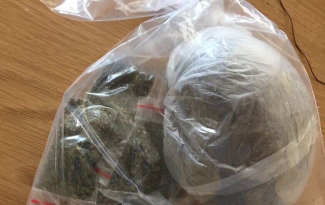 У Києві поліція затримала чоловіка з наркотиками