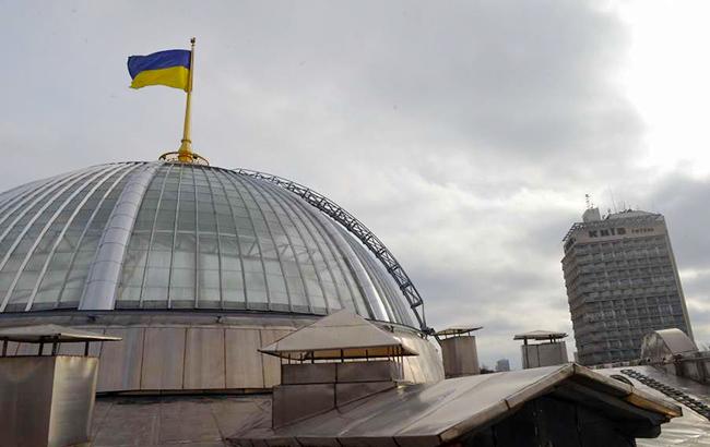 Завершили реставрацию купола Рады