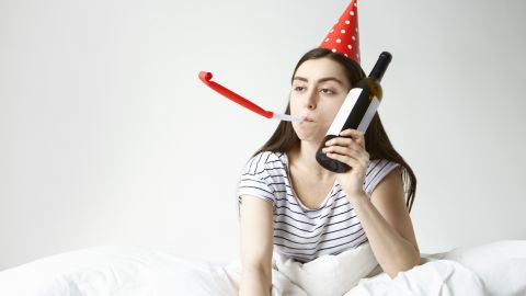 Легкое опьянение или зависимость: нарколог назвала первые признаки алкоголизма