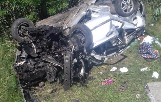 В Одеській області автомобіль злетів з моста, є загибла