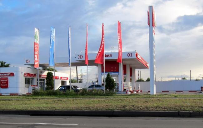 Цены на АЗС в Киеве 24 декабря снизились в среднем на 17-19 копеек