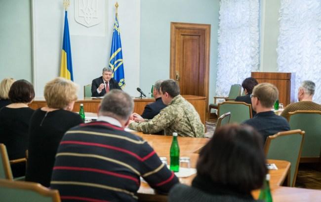 Порошенко розповів подробиці підготовки до обміну заручниками