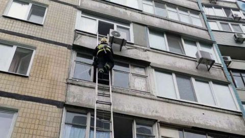 У Дніпрі хлопчик невдало "пожартував" над мамою: викликали рятувальників (фото)