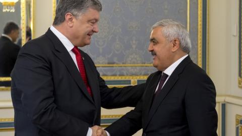 Порошенко обговорив з президентом SOCAR можливість виробництва авіапалива в Україні