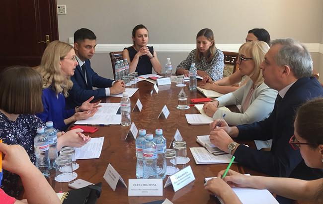 Денисова и Супрун договорились объединить усилия, чтобы к политзаключенным в РФ попали врачи