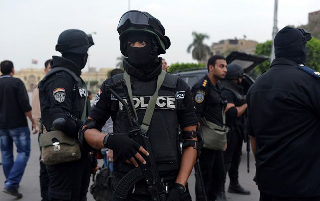 Вооруженные люди застрелили полицейского и солдата в Каире