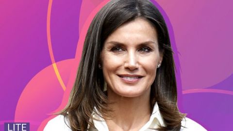 Королева Летиция в трендовом кейпе порадовала редким выходом с красавицами-дочками