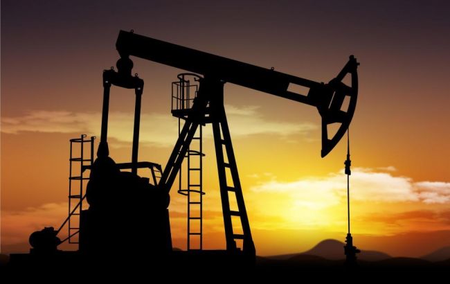 Цена нефти Brent держится ниже 43 долларов за баррель