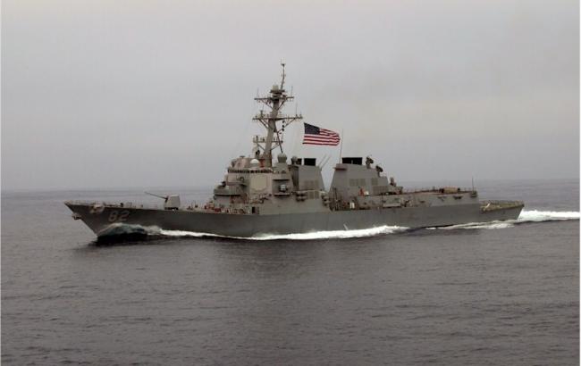 Эсминец  США приблизился к спорным территориям в Южно-Китайском море