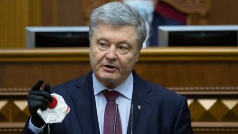 Закон о банках спасает Украину от дефолта, - Порошенко