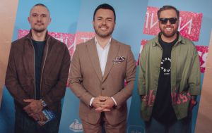 Решетнік, Цимбалюк та інші показали стильні "луки" на весну, які легко повторити