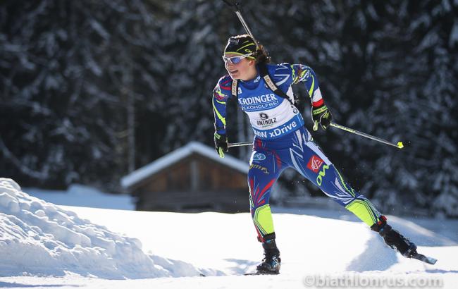 В сети обсуждают курьезное видео "покушения" грызуна на биатлонистку