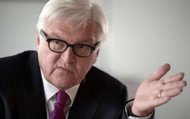 Штайнмайер закликав США не постачати зброю Україні