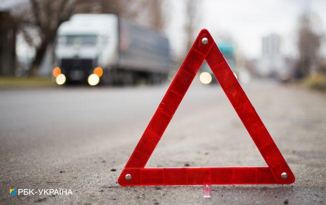 На автодороге Киев-Чоп произошло ДТП, движение транспорта затруднено