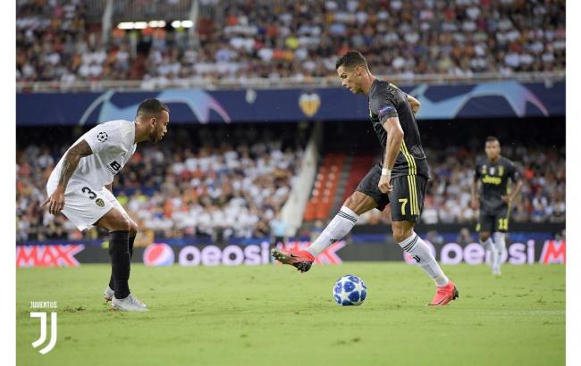 Роналду был удален в дебютном матче за "Ювентус" в Лиге чемпионов