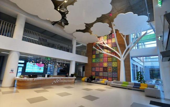 Киевская общеобразовательная школа удивила уникальным дизайном