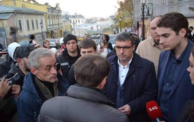 Основна вимога міста – забудовник Андріївського узвозу мусить виконати свої обіцянки, – депутат