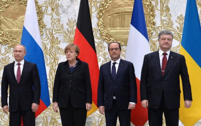 Порошенко и Путин не обменялись рукопожатиями перед началом встречи "нормандской четверки"