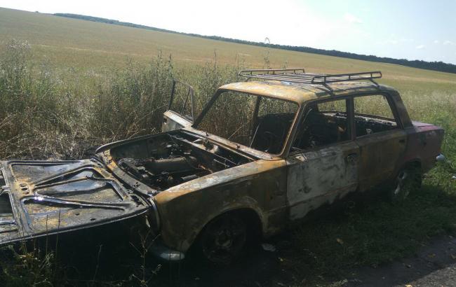 В Харьковской области на ходу загорелся автомобиль, есть пострадавшие