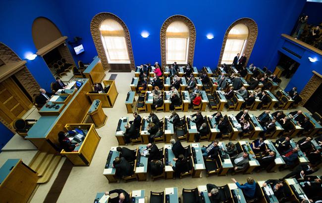 Парламент Естонії закликає РФ негайно звільнити українські кораблі і моряків