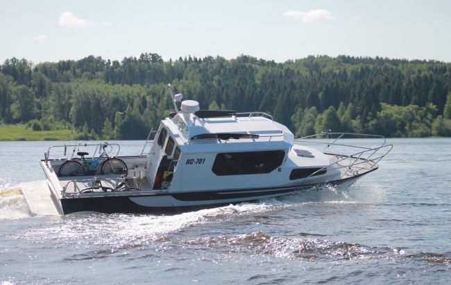 ЗСУ знищили катер під час висадки окупантів в Чорному морі (відео)