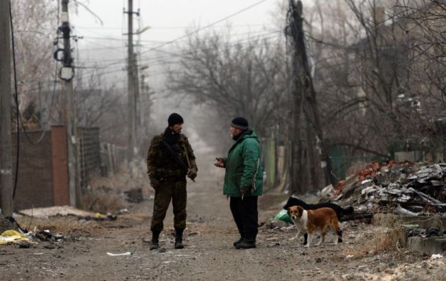 Боевики проверяют документы на землю у жителей Донбасса