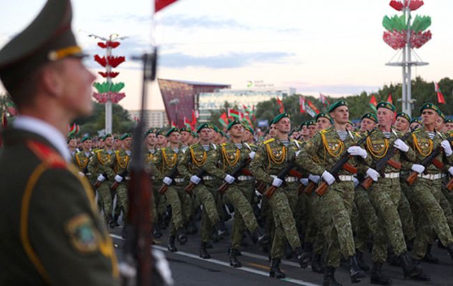 Беларусь решила не отменять парад на 9 мая