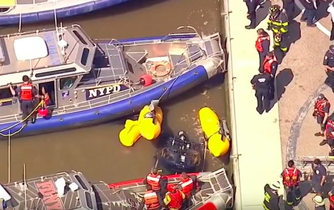 В Нью-Йорке вертолет упал в Гудзон