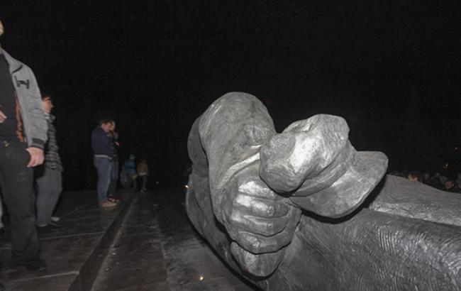 Суд визнав незаконним знесення пам'ятника Леніну в центрі Харкова